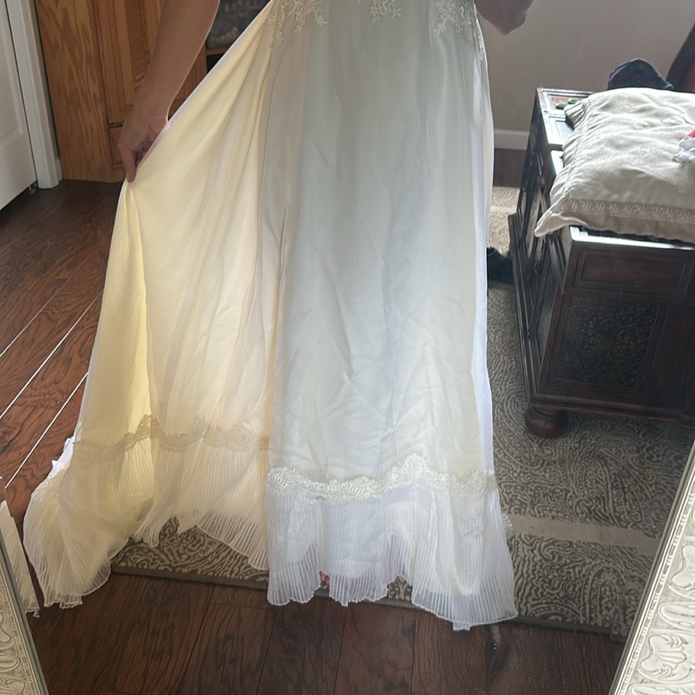 Vintage Wedding Dress - Picture 9 of 9